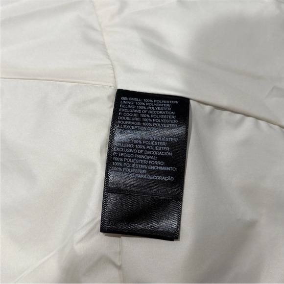 The North Face Women's Everyday Insulated Two-Tone Puffer Vest - Picture 9 of 10